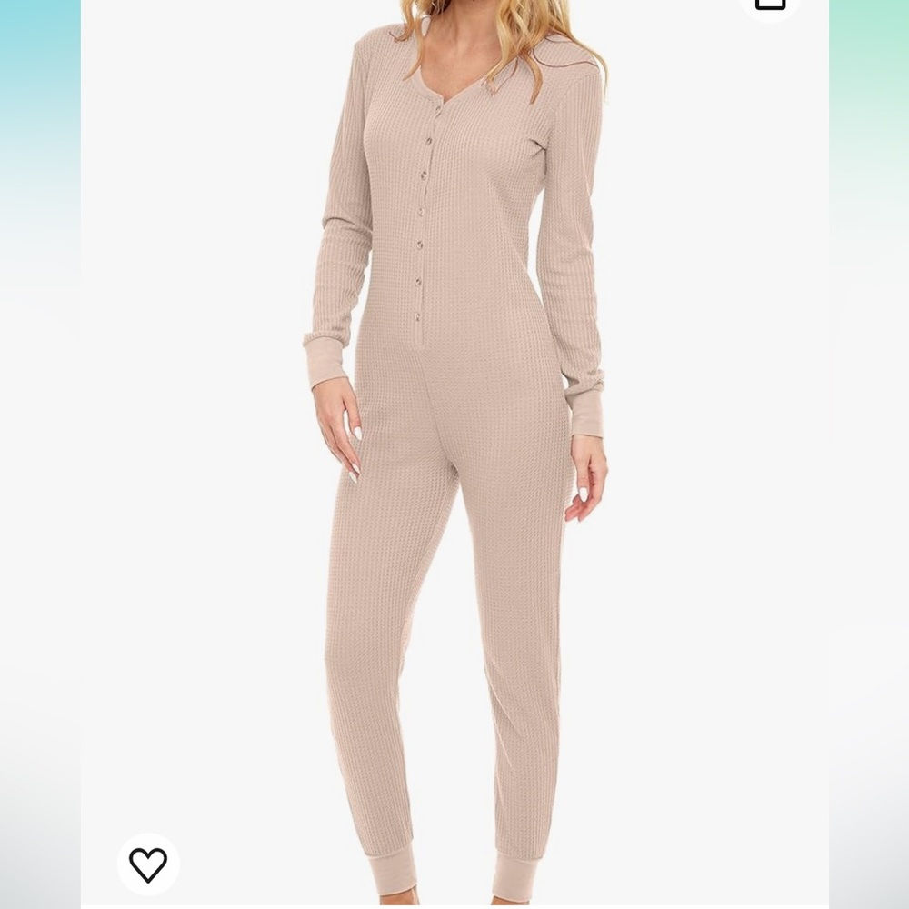 ⭐️Alexander Del Rossa women’s ivory pajama waffle knit onesie with front buttons